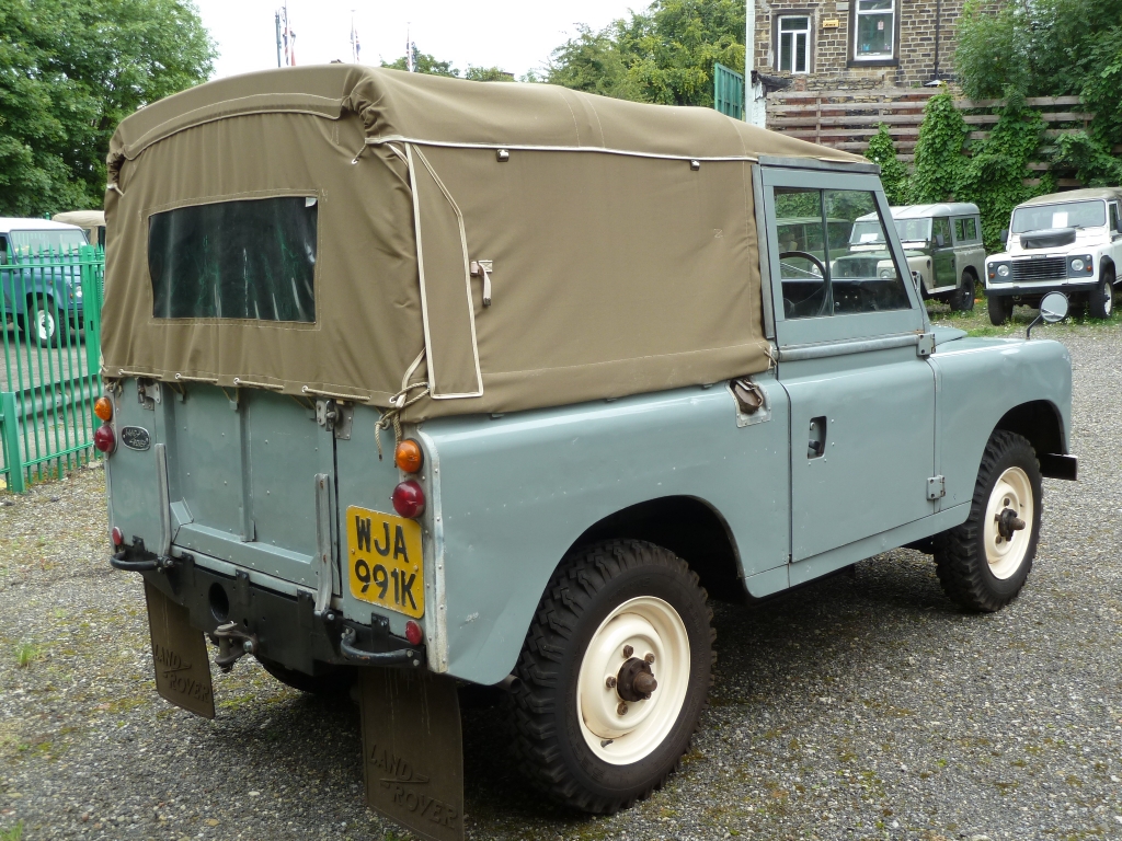 1972 Tax Exempt Series 3 Arrives - Land Rover Centre - Land Rover Centre