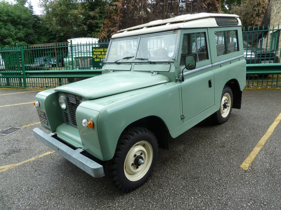 PAC 585F - 1968 Series IIA Station Wagon - Sold - Land Rover Centre ...